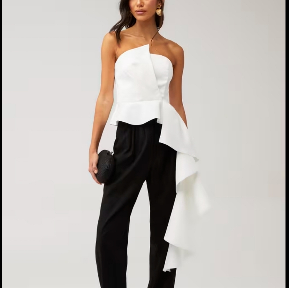 Elliatt Avianna Top In White Size Small
